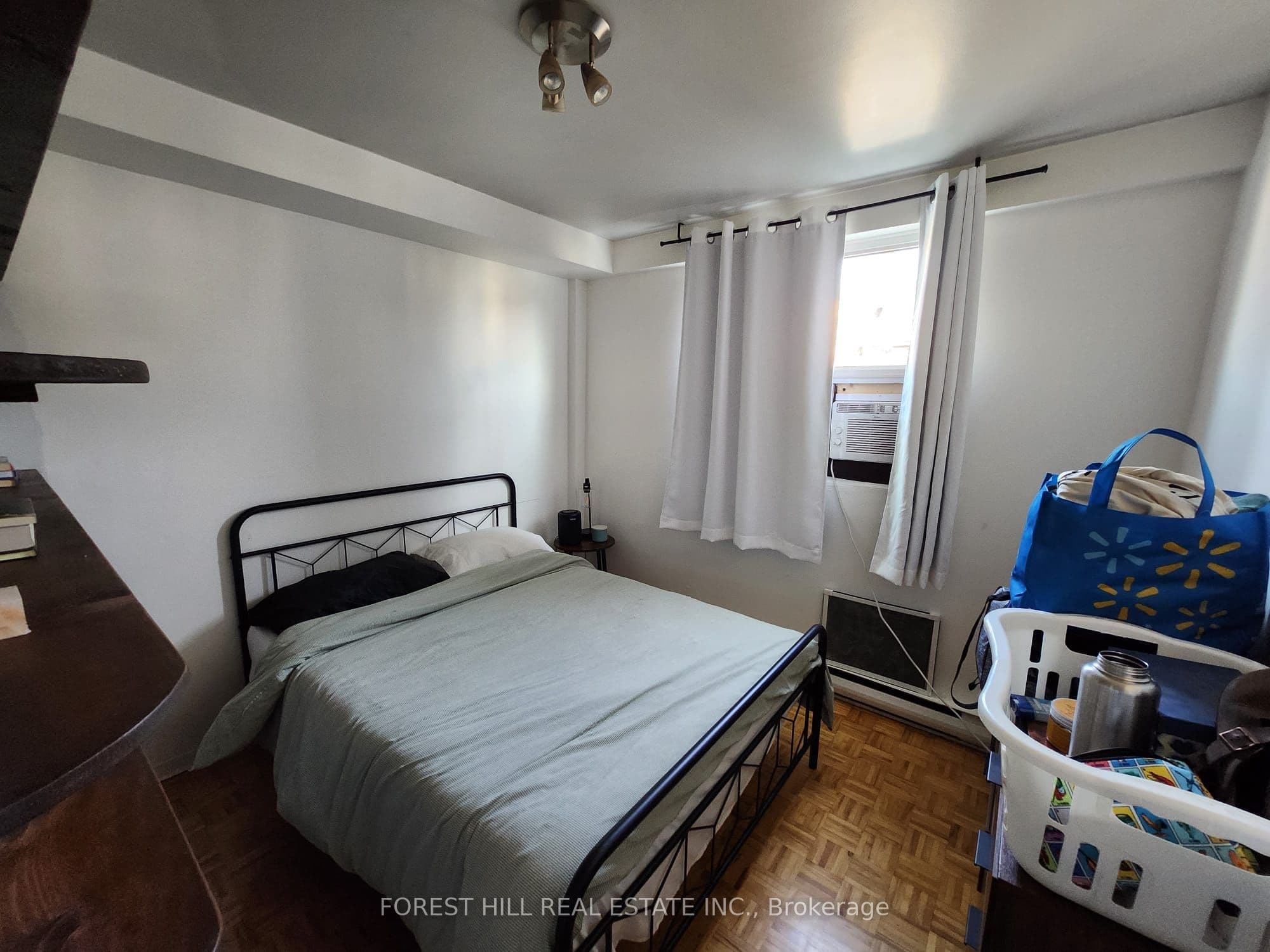 Property at 826 Bloor Street W 202, Toronto, ON M6G 1L9