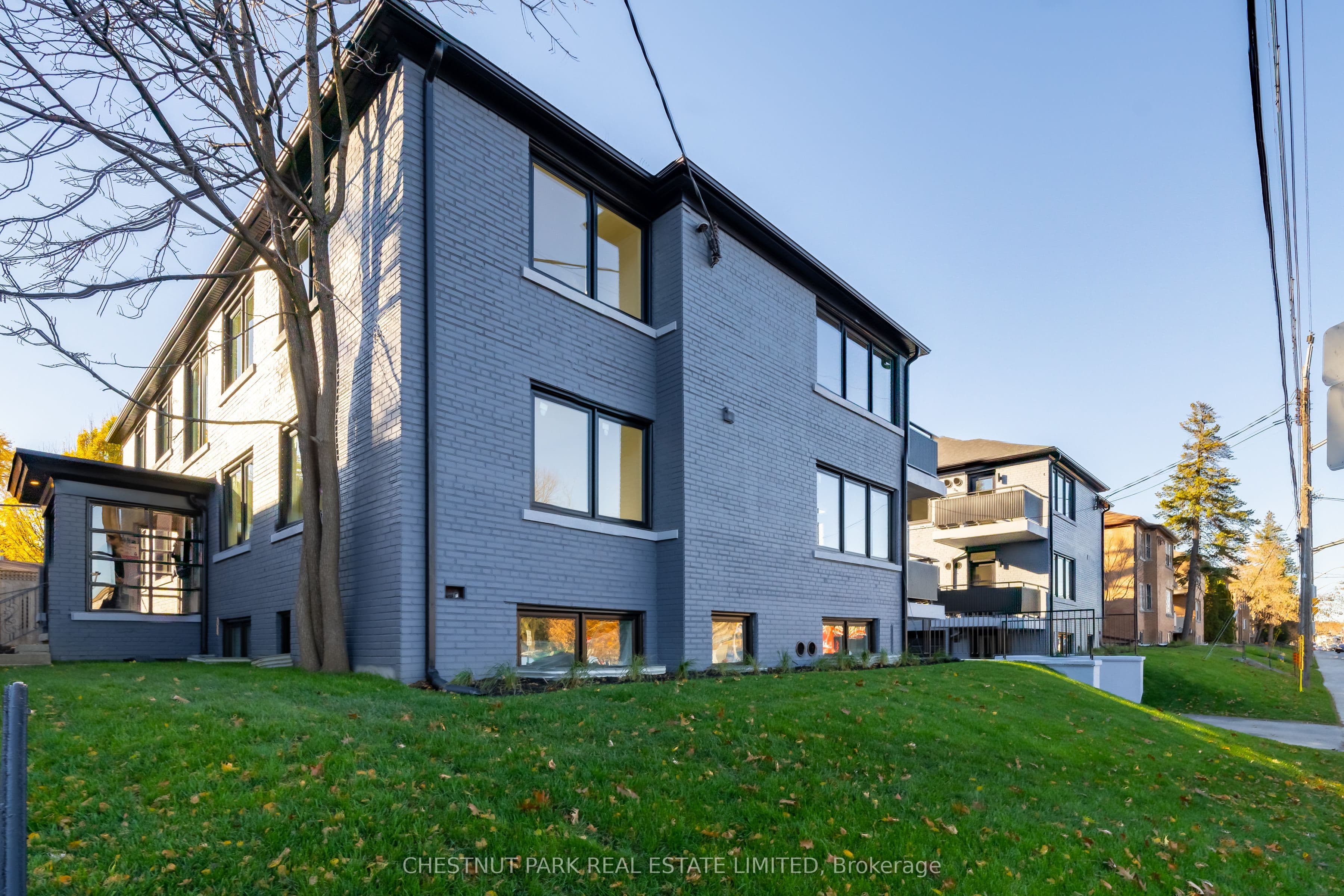 Property at 1484 Avenue Road 4, Toronto, ON M5N 2H7