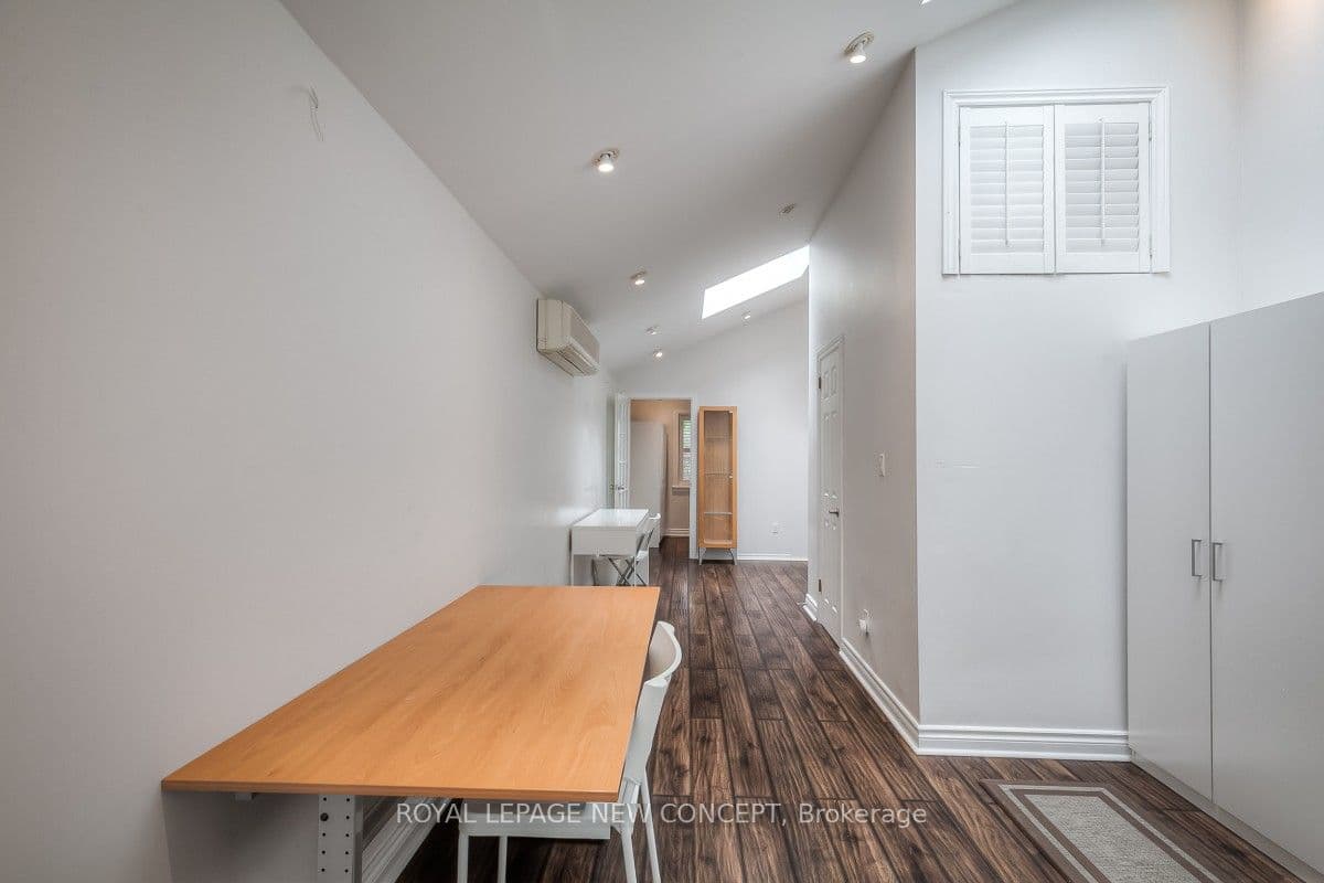 Property at 1159 Kipling Avenue Side, Toronto, ON M9B 3M4