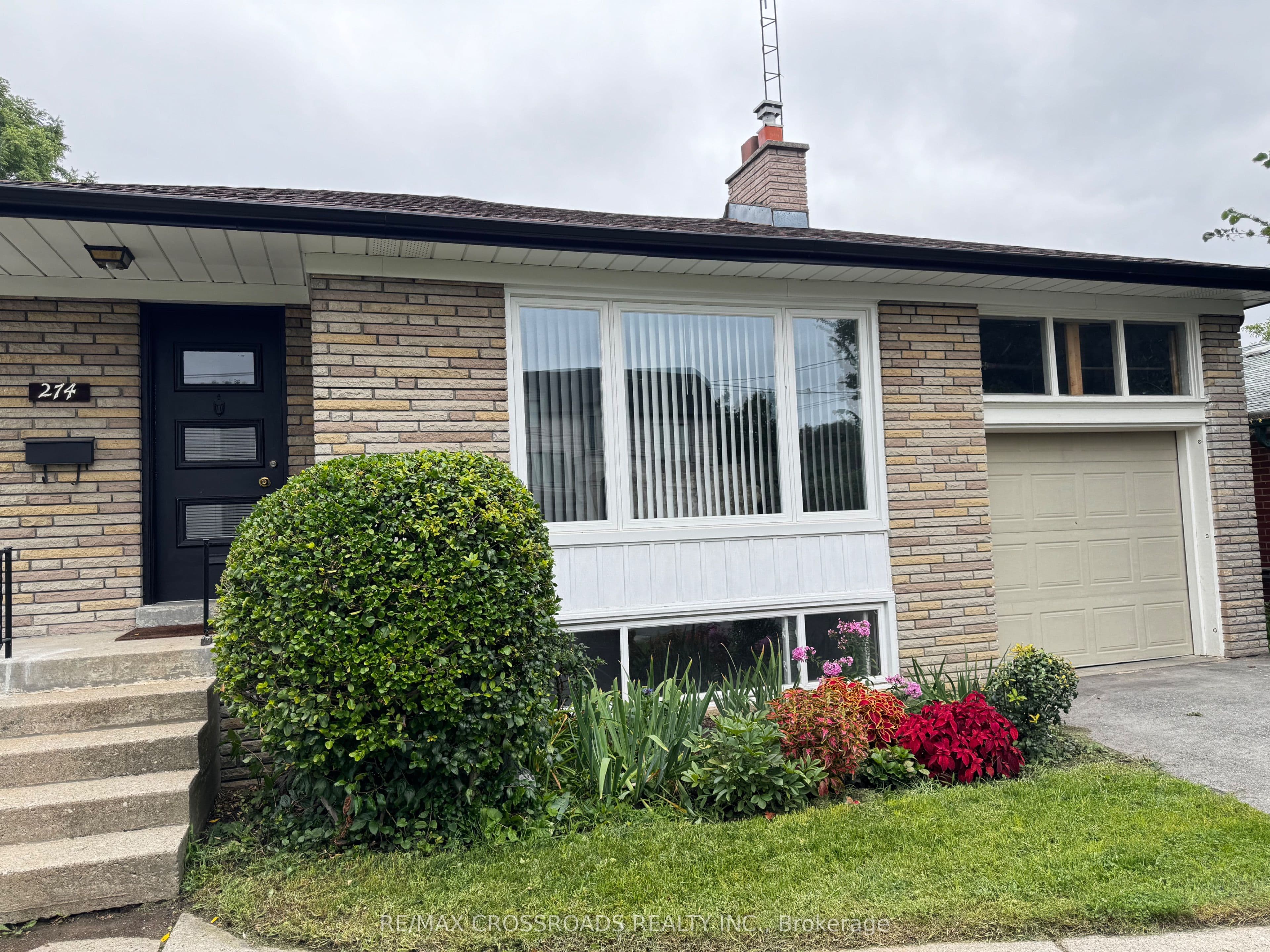 Property at 274 Ellerslie Avenue, Toronto, ON M2R 1B7