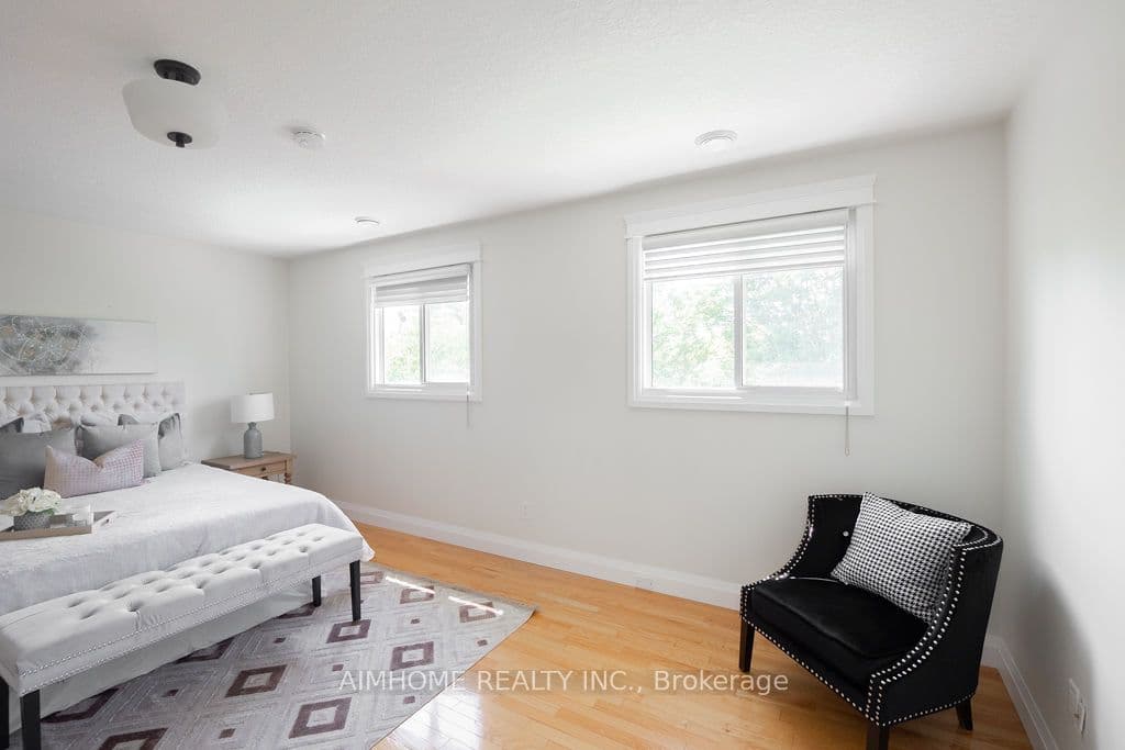 Property at 235 Little Avenue, Barrie, ON L4N 6L4