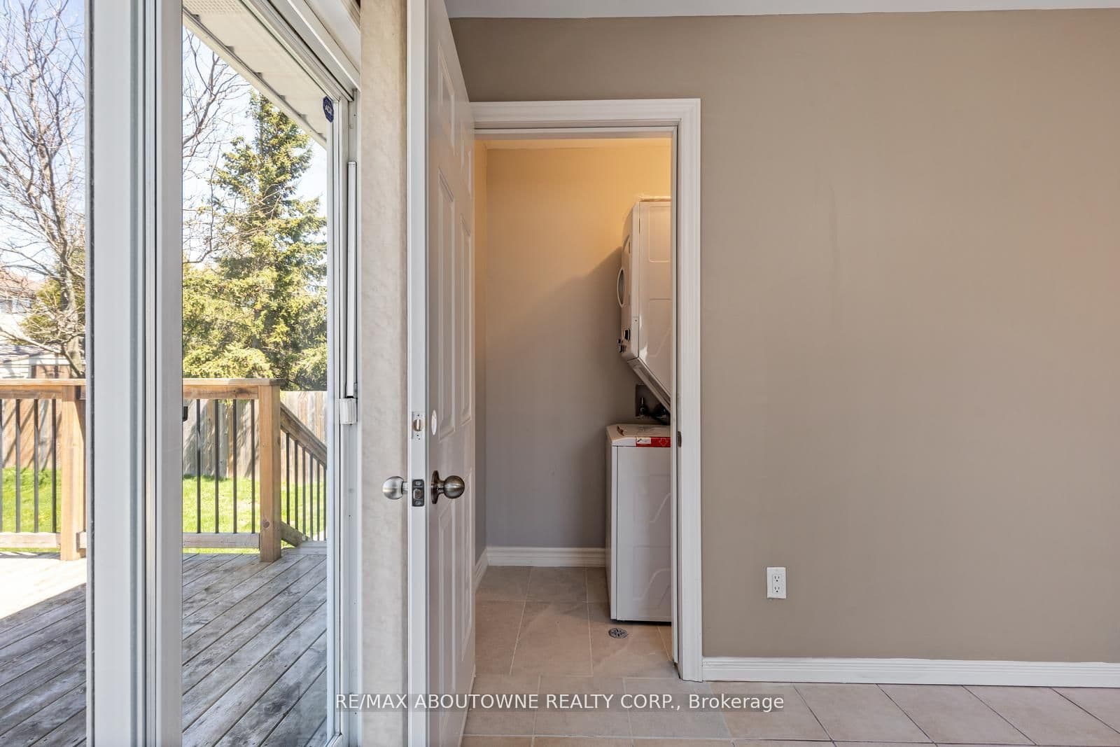 Property at 146 Bankside Drive N Upper, Kitchener, ON N2N 3E4