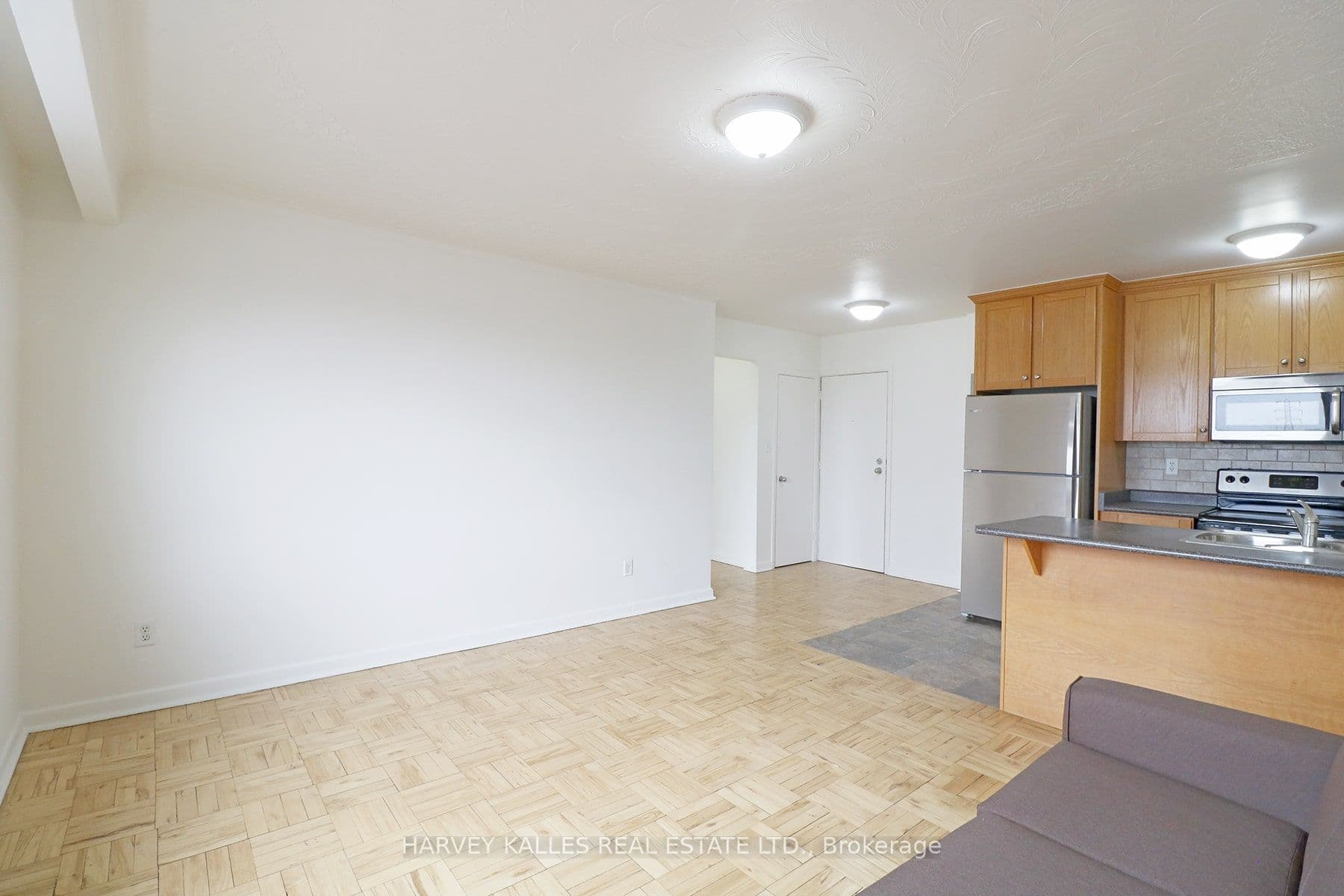 Property at 500 Gilbert Avenue 207, Toronto, ON M6E 4X5