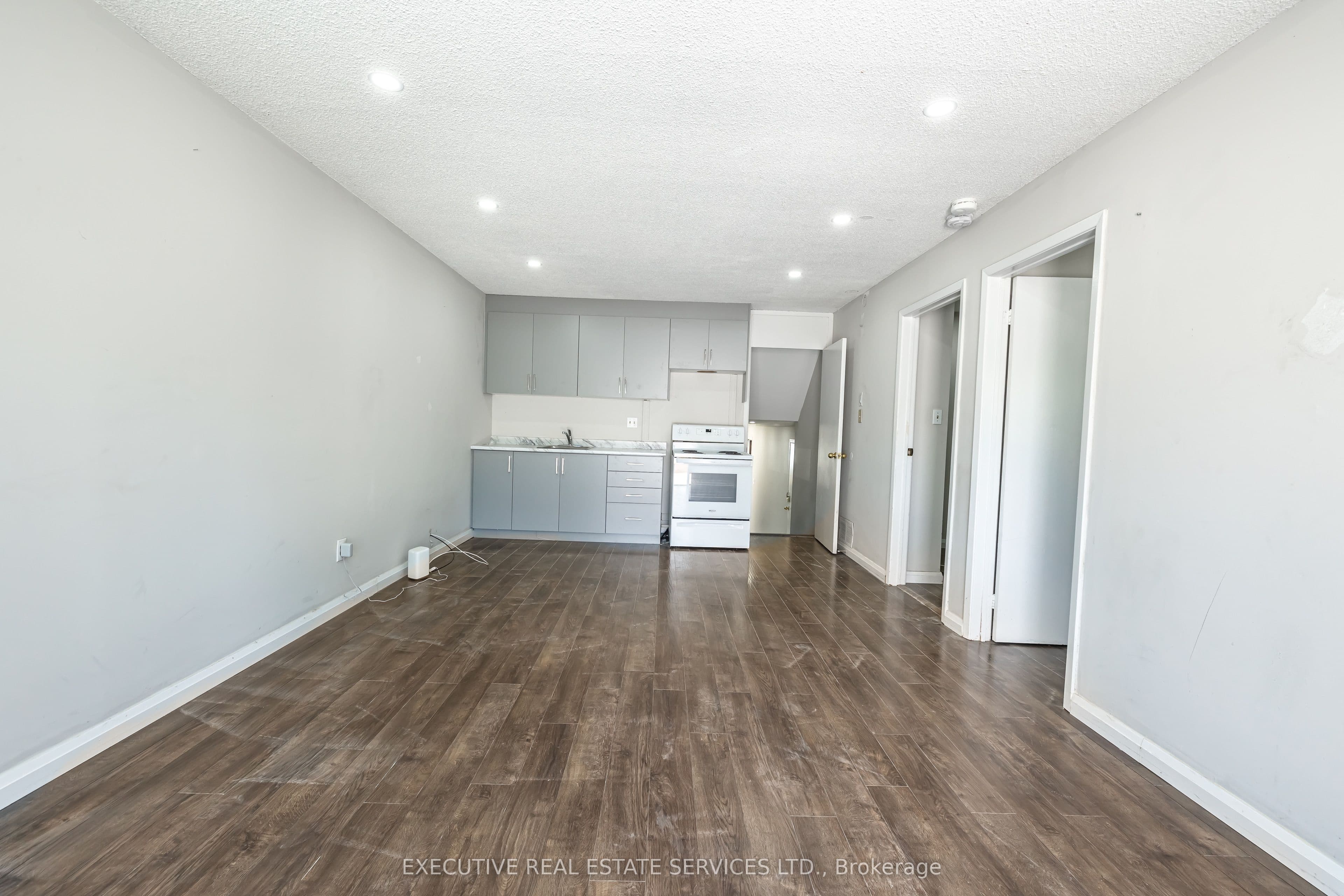 Property at 17 Judith Crescent LOWER, Brampton, ON L6S 3J3