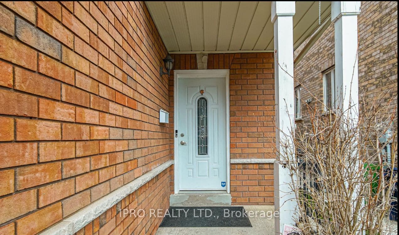 Property at 20 Rochefort Drive, Toronto, ON M3C 3Z3
