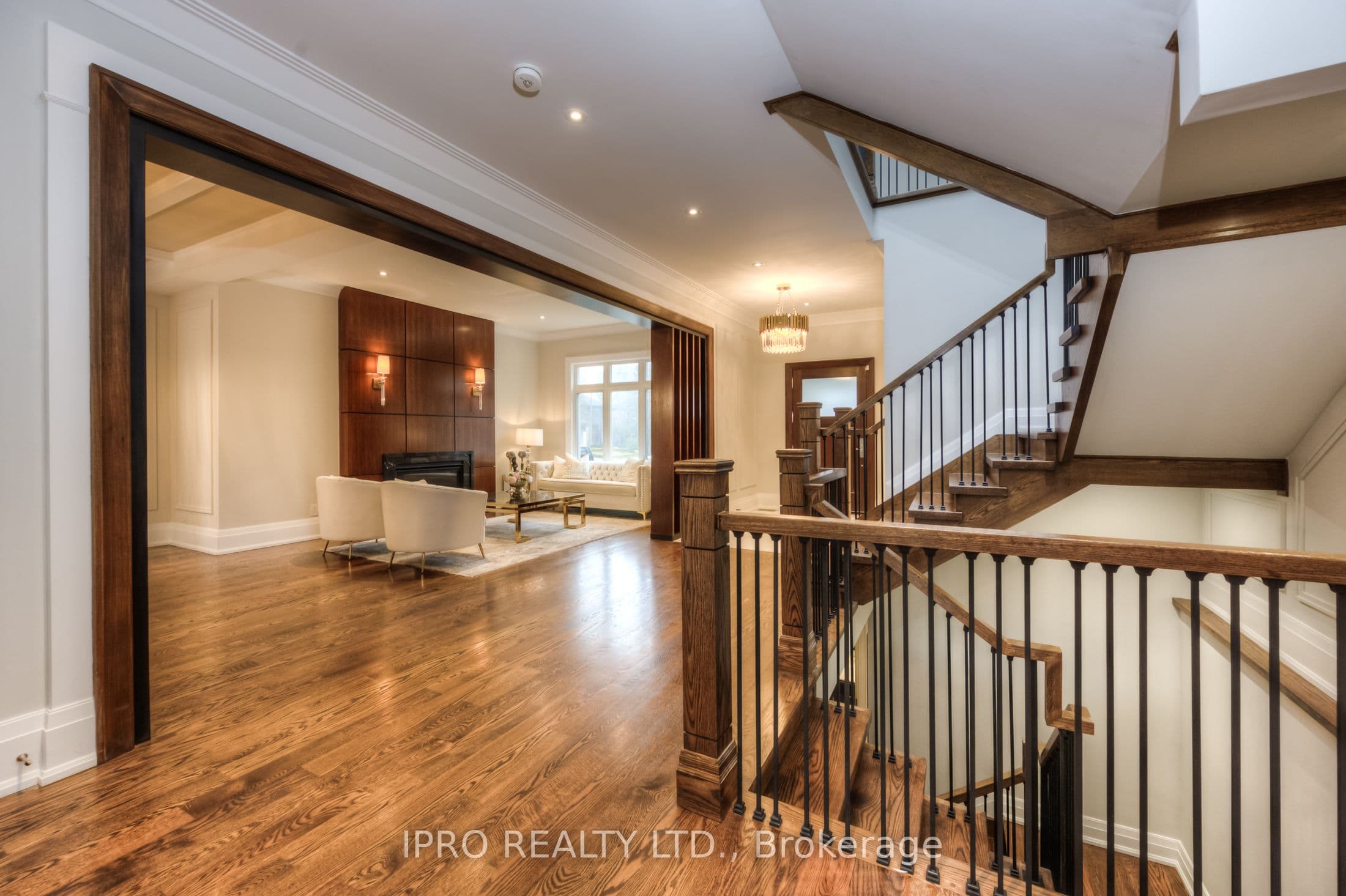 Property at 12 Balding Court, Toronto, ON M2P 1Y7