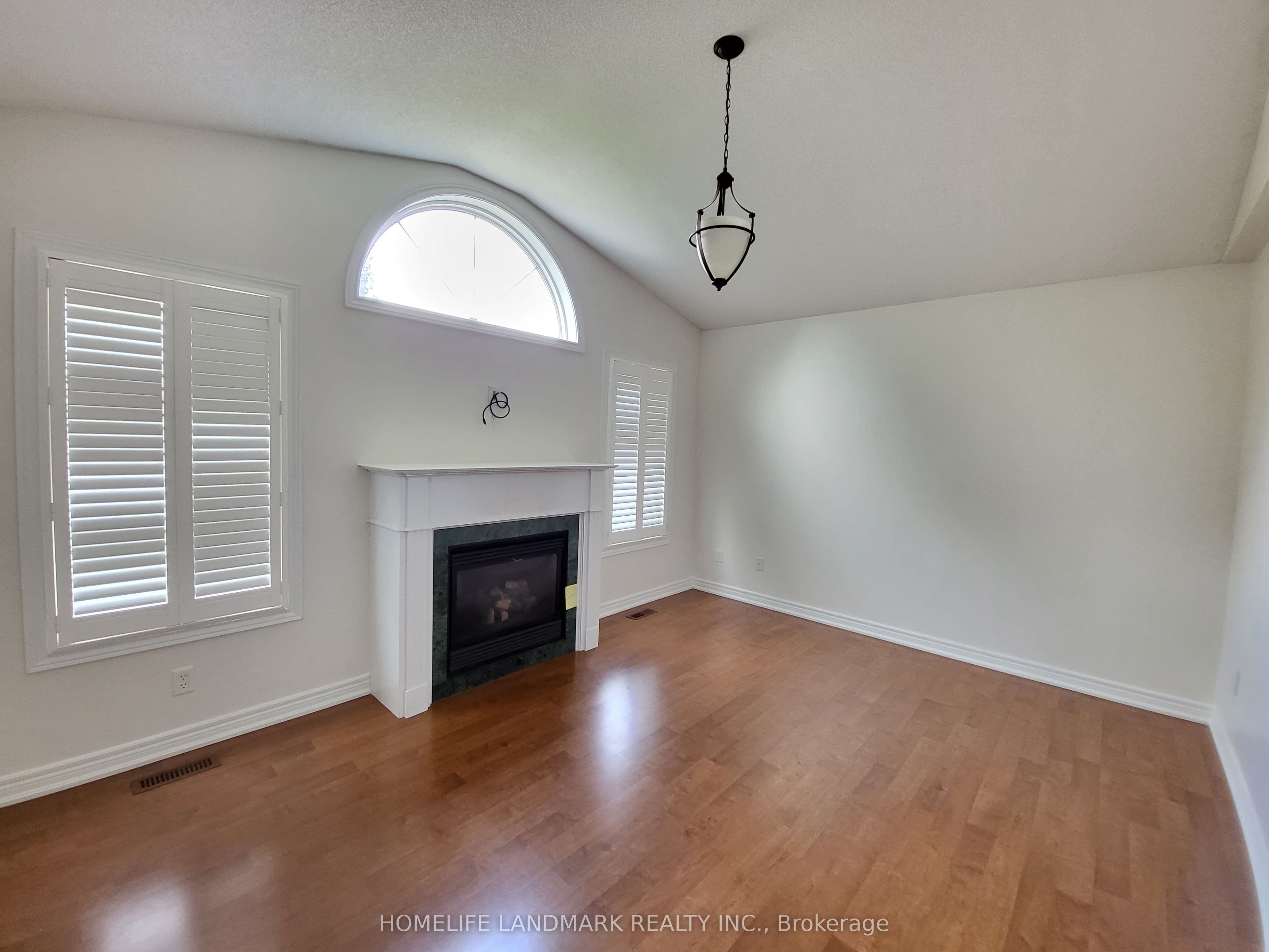 Property at 44 Mildenhall Place, Whitby, ON L1M 0E5
