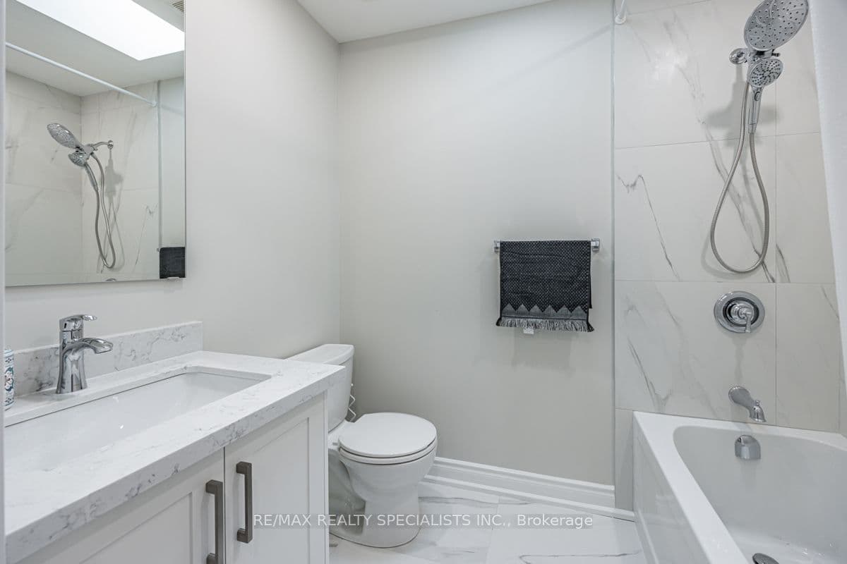 Property at 6913 Shelter Bay Road Upper, Mississauga, ON L5N 1T8