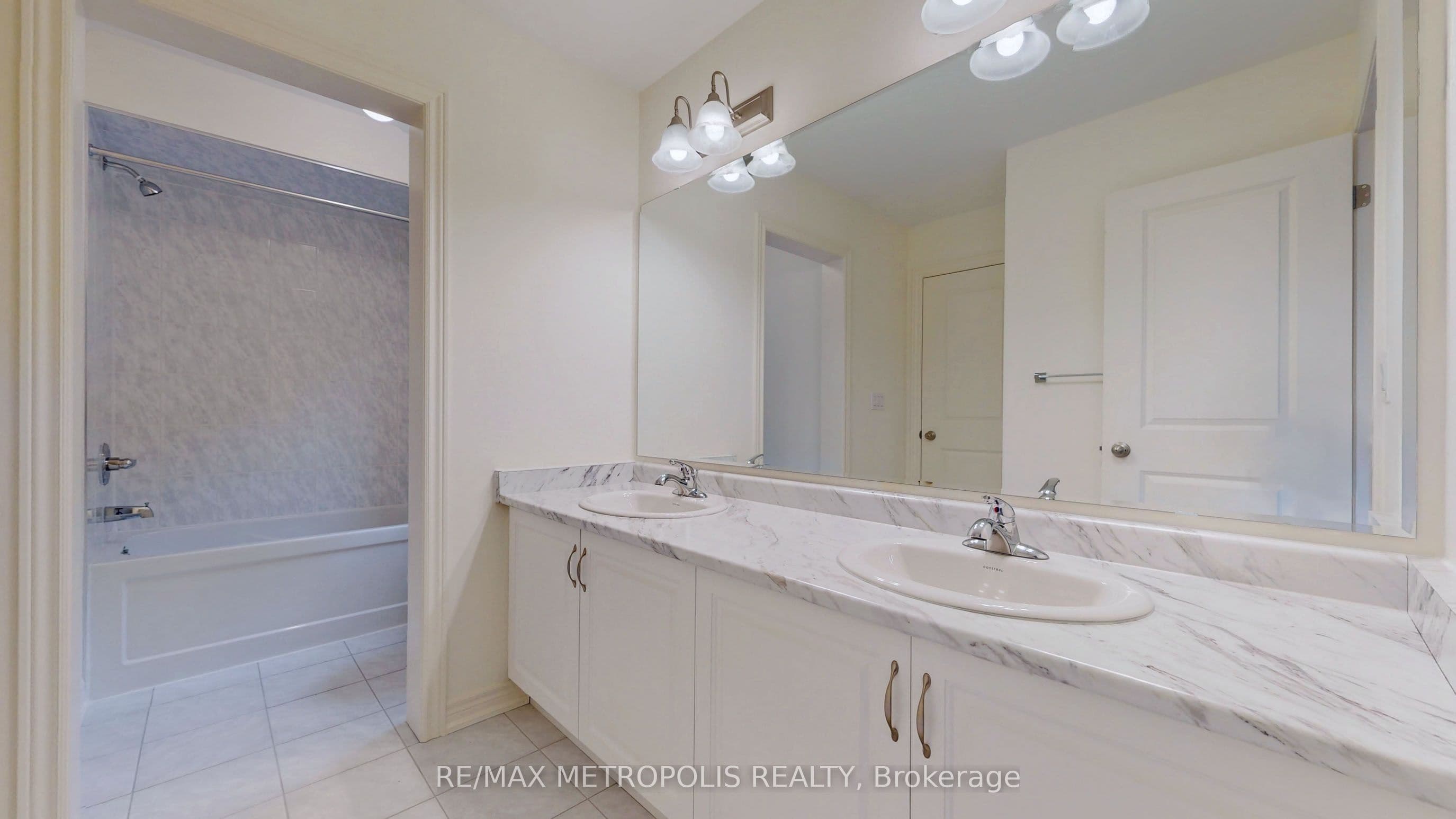 Property at 72 Donald Stewart Road, Brampton, ON L7A 0C3