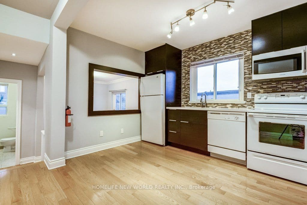 Property at 199 Bellwoods Avenue 2, Toronto, ON M6J 2R2