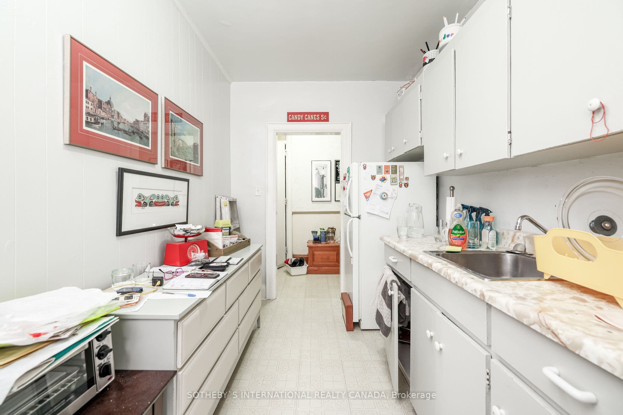 Property at 38 Barton Avenue 4, Toronto, ON M6G 1P3