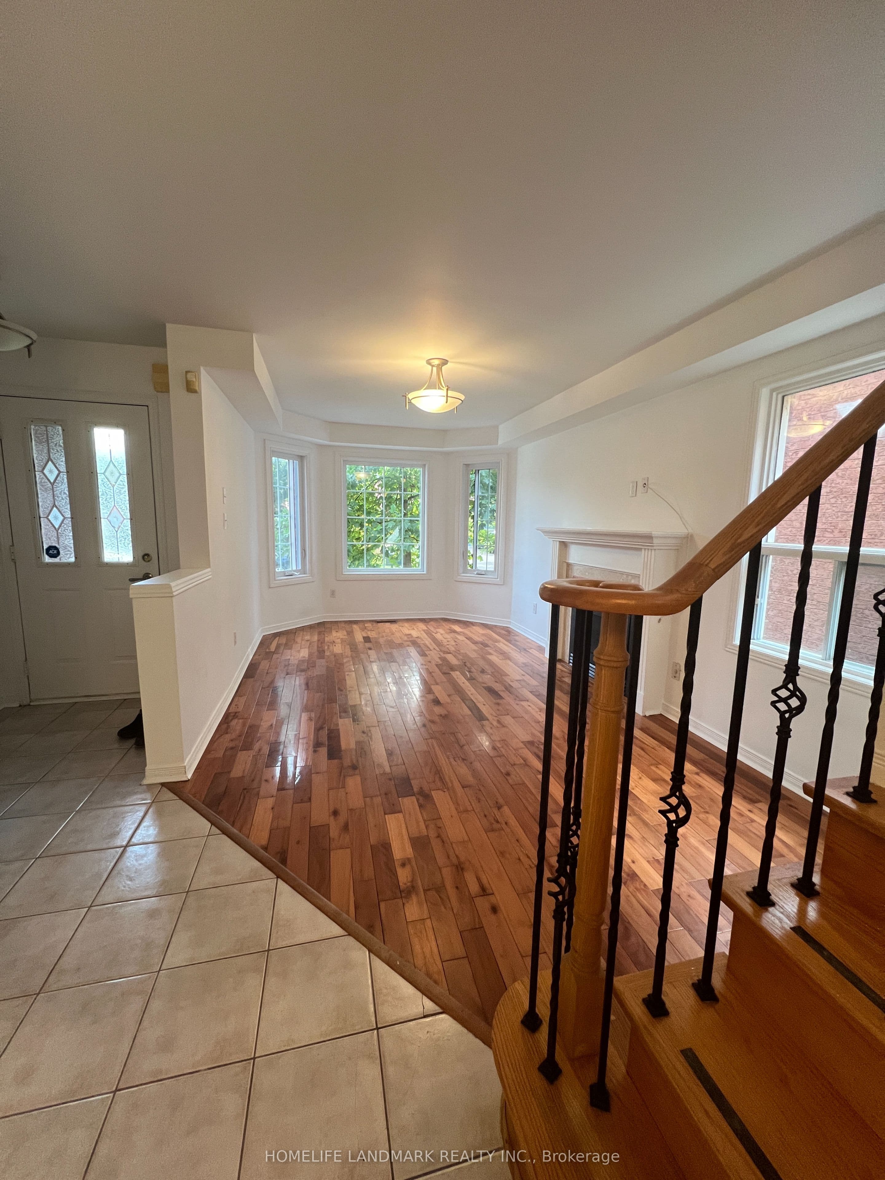 Property at 615 Walpole Crescent, Newmarket, ON L3X 2B5