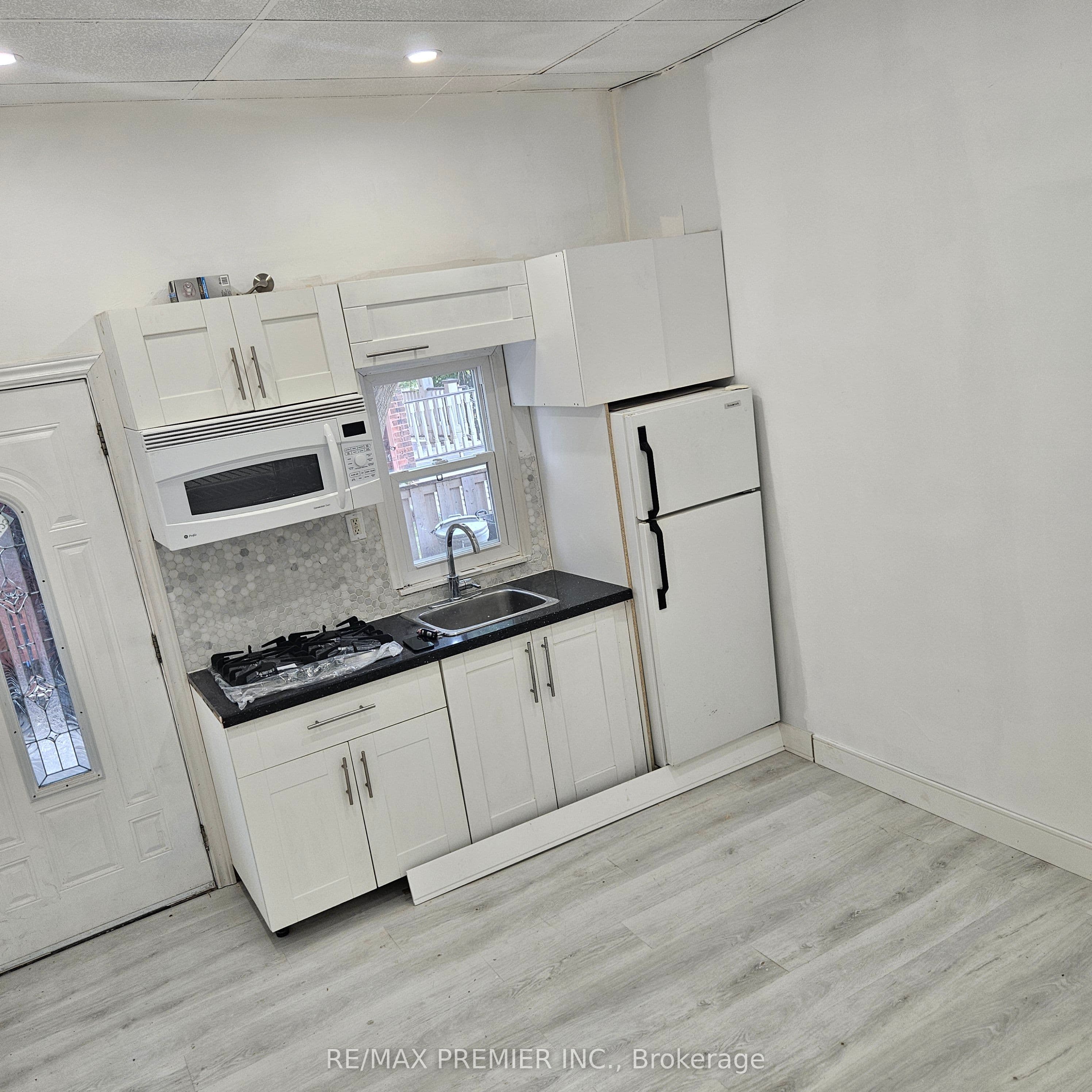Property at 64 Wellington Street E 1B, Aurora, ON L4G 1H8