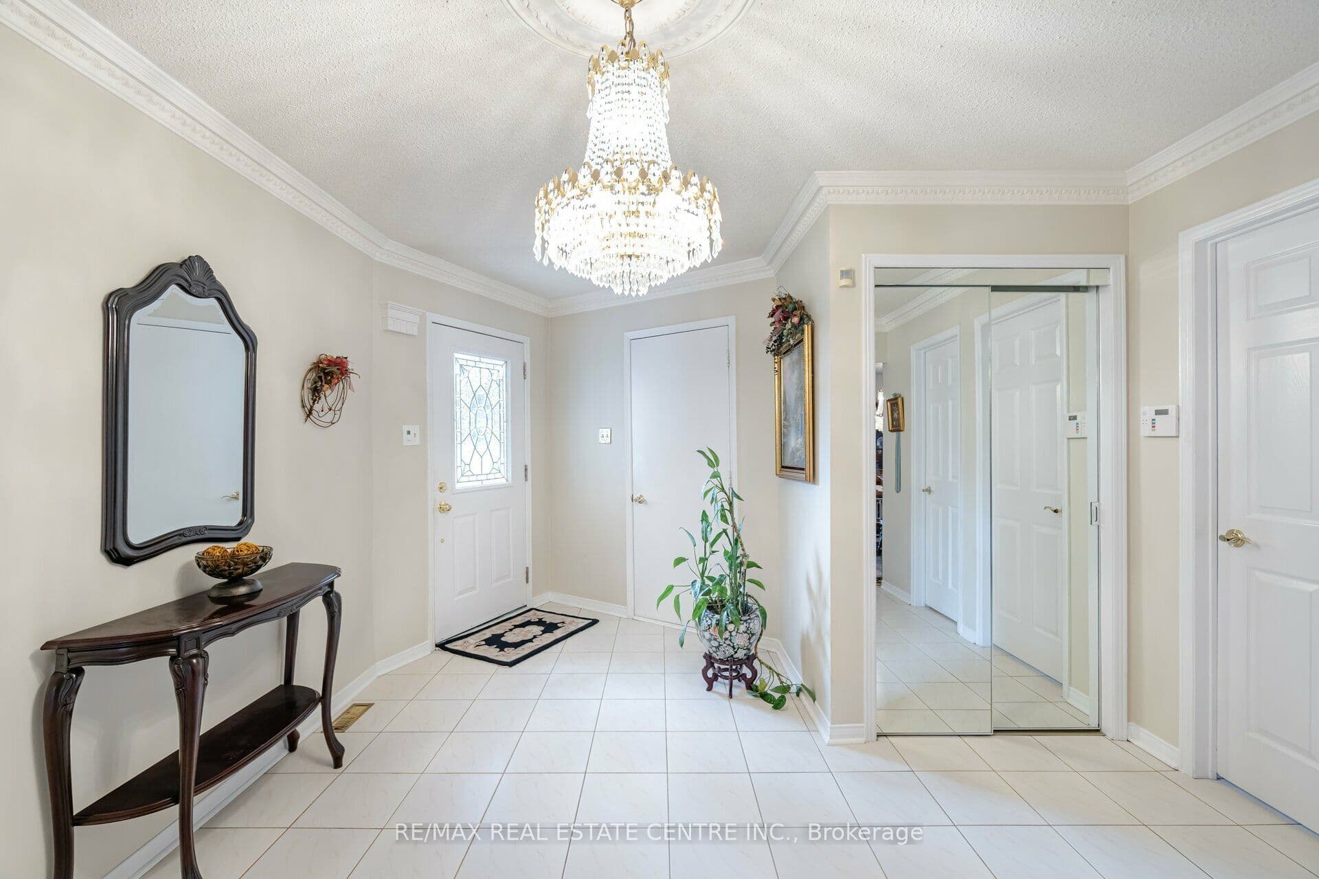 Property at 246 Fairview Road W, Mississauga, ON L5B 3E9