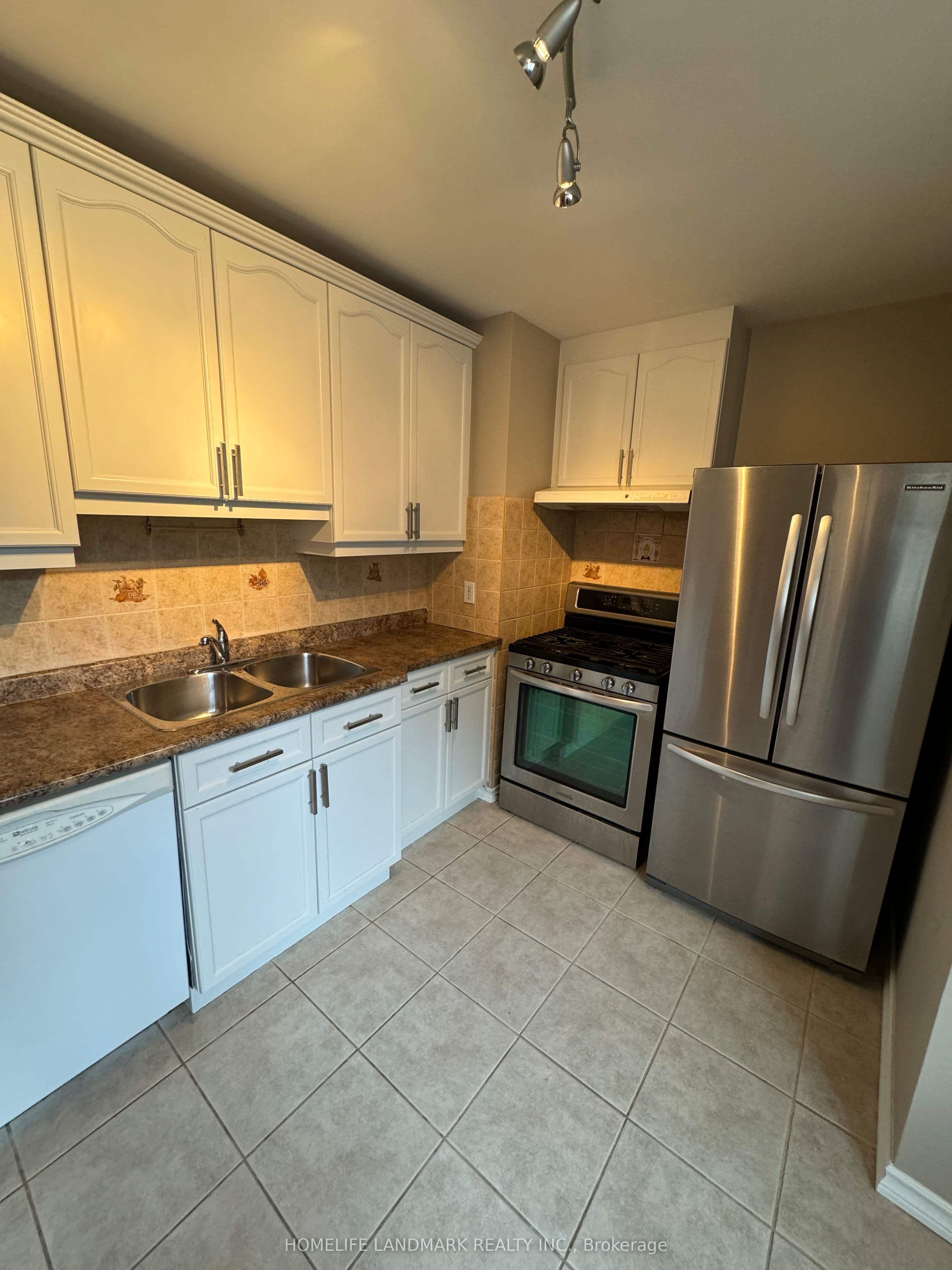 Property at 248 Axminster Drive, Richmond Hill, ON L4C 2W1